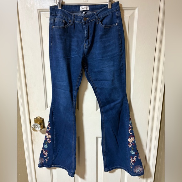 BAMBOO Denim - BAMBOO Dark Blue Flare Jeans with Floral Embroidery Size 11